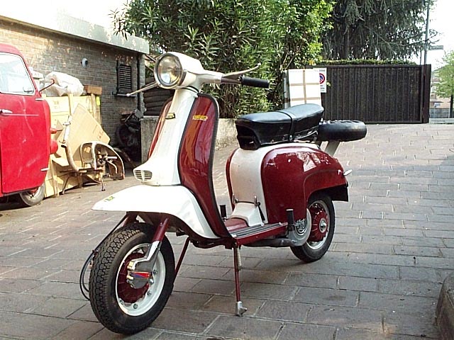 http://www.racinglambrettas.com/varie/museum14-Brazil%20cutdown.jpg